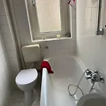 홈스테이 For 2 Persons, 9 Min Trade Fair, Free Parking, Supermarket, Cafe Nearby