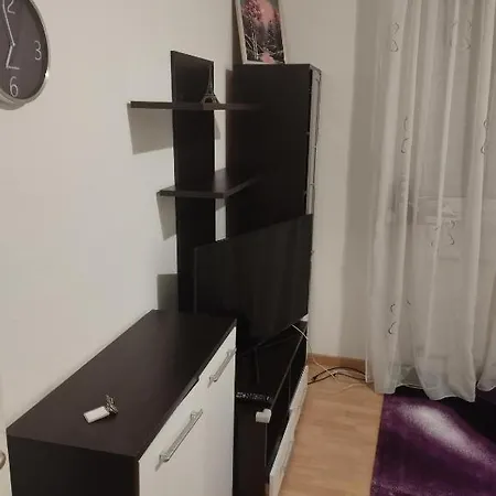 For 2 Persons, 9 Min Trade Fair, Free Parking, Supermarket, Cafe Nearby Quarto em Acomodações Particulares Frankfurt am Main