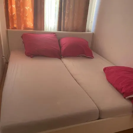 Quet In Flat,2 Station To Messe, Free Parking,supermarket Near *