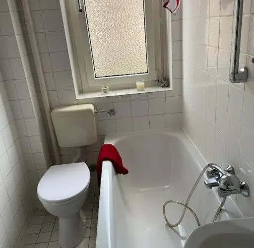 Privatunterkunft For 2 Persons, 9 Min Trade Fair, Free Parking, Supermarket, Cafe Nearby