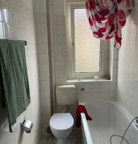 Privatunterkunft For 2 Persons, 9 Min Trade Fair, Free Parking, Supermarket, Cafe Nearby *